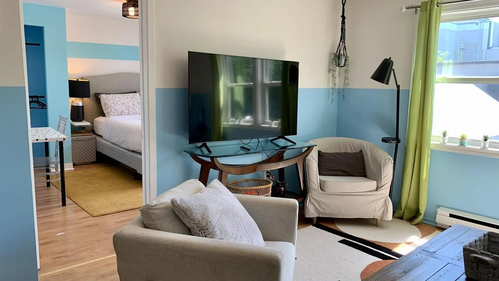 Stylish Unit #4, Perfect For Families And Groups Apartment Halifax Canada